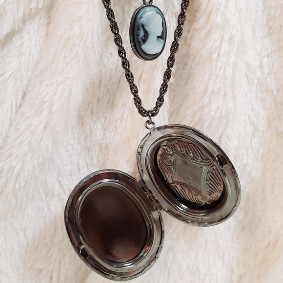 Layered Locket - Picture 4 of 5